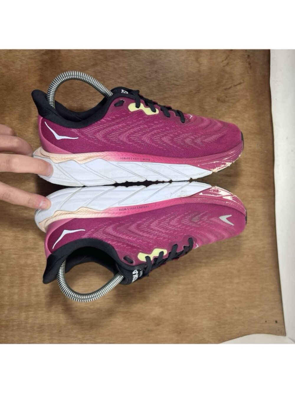 Hoka One One Arahi 6 Women's Size 7 Pink Walking Running Sneakers - Picture 6 of 9